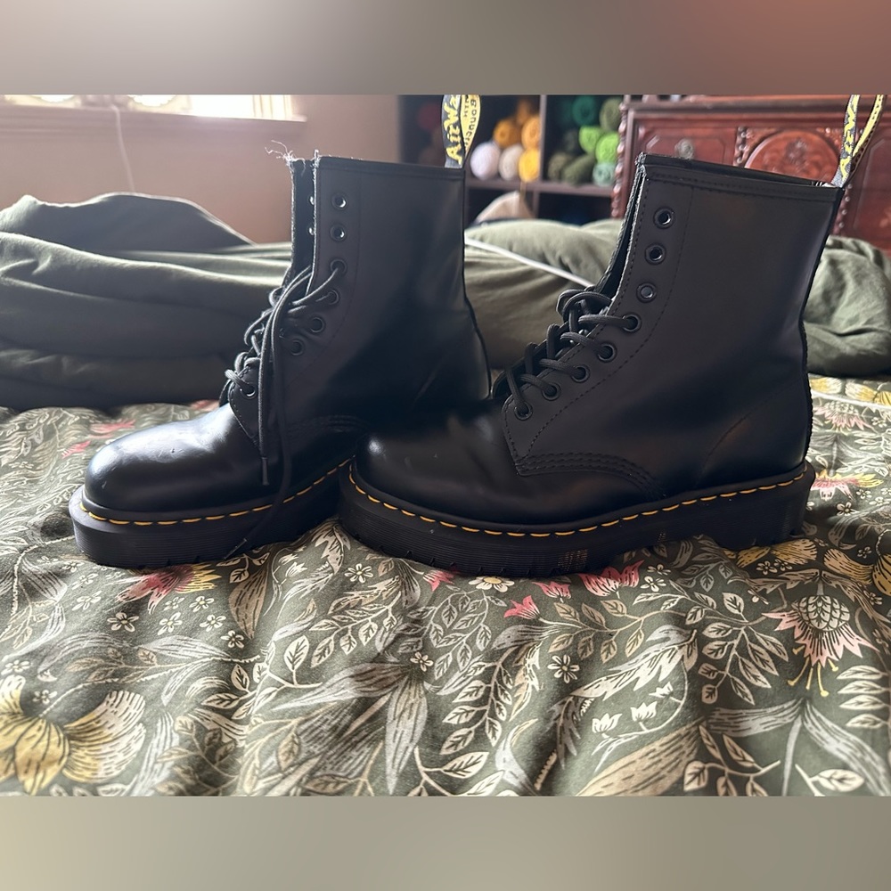 Women’s size 9 Platform Doc Martens